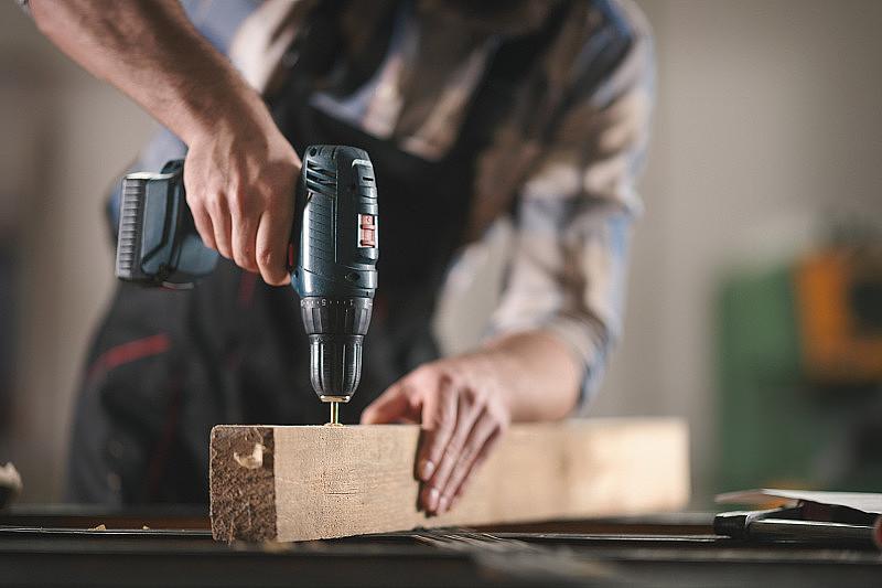 Кто изобрел электродрель?